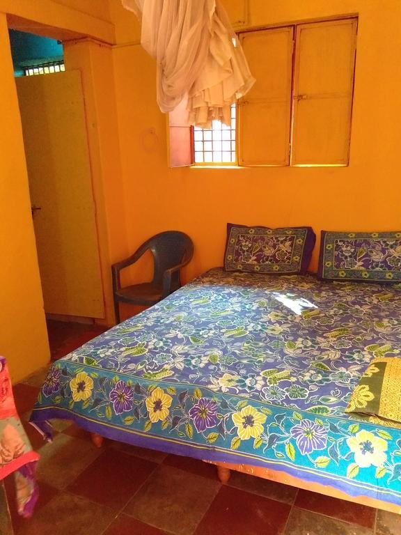 Ravi Guesthouse Хампи Екстериор снимка